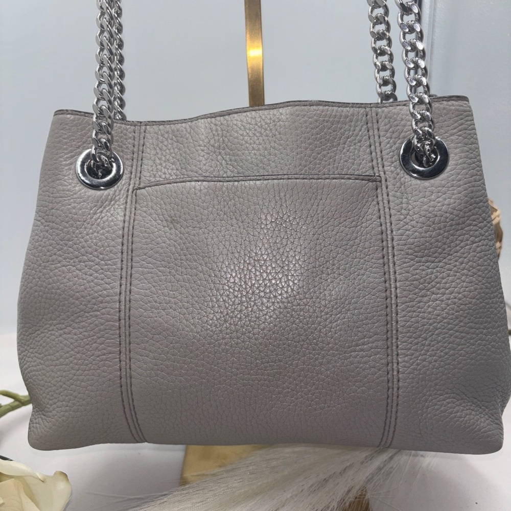 Michael Kors Jet Set Medium Pebbled Leather Chain Shoulder Bag. - Picture 4 of 11
